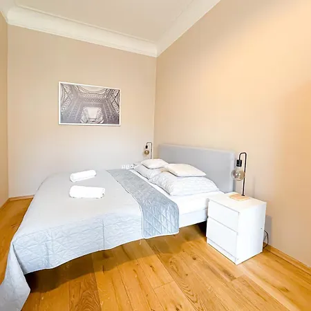 Apartmán 1 *
